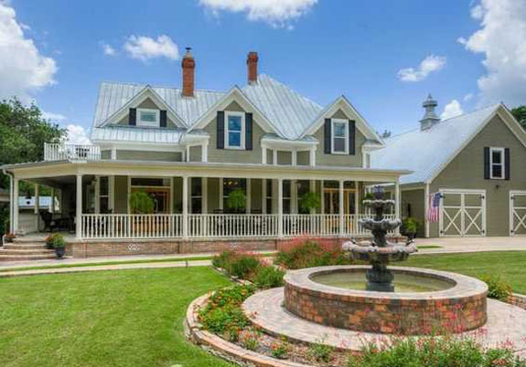 southern-charm-oozes-from-this-giant-turn-of-the-century-texas-farmhouse-on-the-market-for-995900