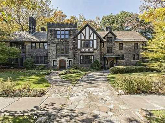 this-castle-like-dwelling-in-ohio-was-designed-in-1910-and-is-listed-for-900000