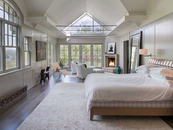 the-master-bedroom-basically-looks-like-its-own-cabin