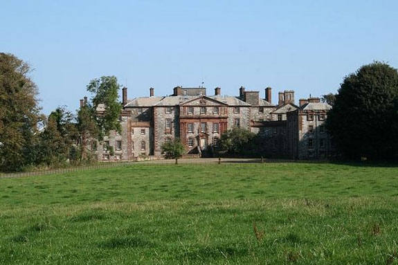 theres-this-georgian-23-bed-mansion-in-south-west-scotland-which-belonged-to-the-earls-of-galloway-its-being-sold-for-upwards-of-595000-941000