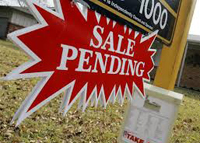 Pending home sales totaled 913 in July.