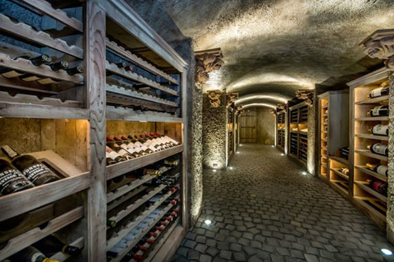 this-cave-like-wine-cellar-is-great-for-serious-collectors