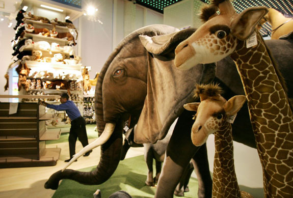 FAO Schwarz Reopening After Suddenly Shutting Down 3 Years Ago