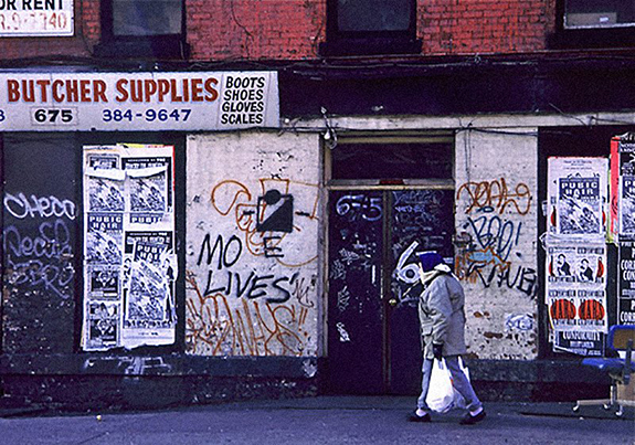 starting-in-the-late-1970s-supermarkets-began-changing-ways-in-which-they-dealt-with-suppliers-of-produce-and-meat-creating-a-downturn-in-the-industry-in-places-like-the-meatpacking-district
