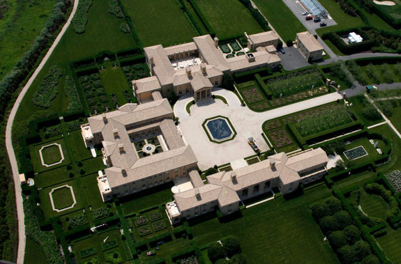 a-tour-of-sagaponack-wouldnt-be-complete-without-a-look-at-junk-bond-king-ira-rennerts-gigantic-house-on-the-waterfront