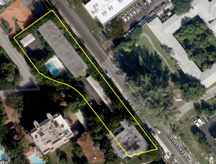 The strip of land at 3581 East Glencoe Street in Coconut Grove