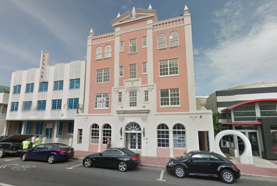The London Arms mixed-use building at 727 Collins Avenue in Miami Beach