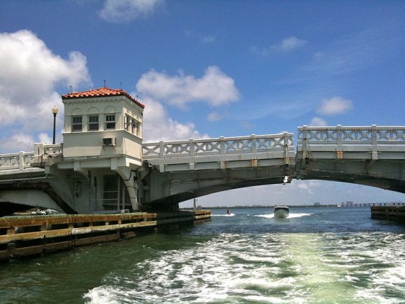 A 2011 photo of the Venetian Causeway drawbridge (Credit: Ines Hegedus-Garcia)
