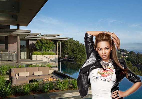 Beyonce and the Airbnb house she rented for the Super Bowl | Credit: Columbia Records