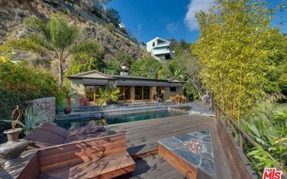 “The Big Bang Theory’s” Johnny Galecki has sold his Hollywood Hills