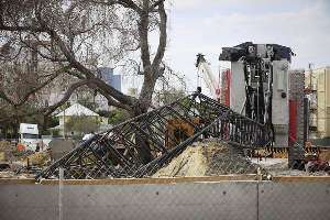 Collapsed crane at train station construction site in West Palm Beach (Credit: Bruce R. Bennett / Palm Beach Post)