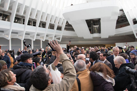 people-swarmed-around-the-world-renowned-architect