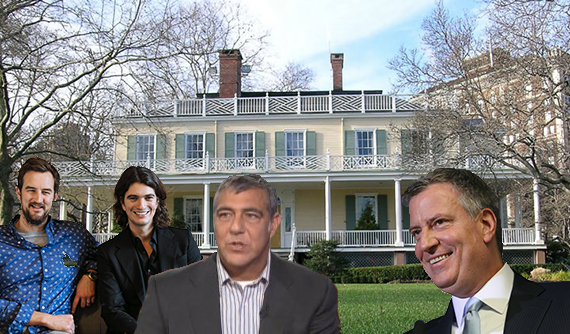 From left: WeWork's co-founders Miguel McKelvey and Adam Neumann, Scott Levenson and Bill de Blasio in front of Gracie Mansion