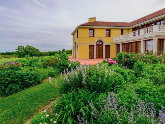 4-this-classic-italianate-villa