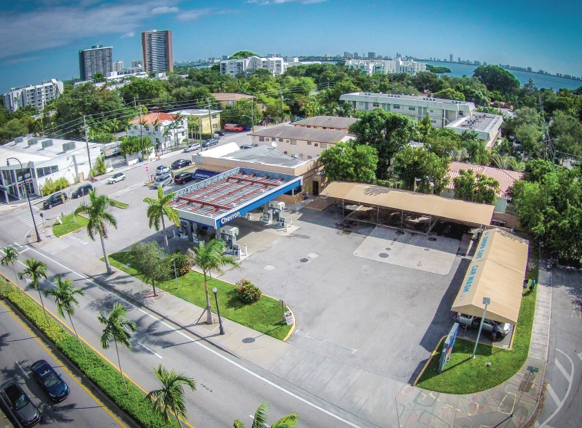 Chevron gas station, cafe and car wash at 6075 Biscayne Boulevard