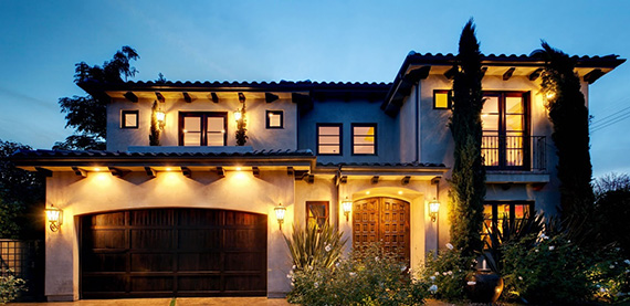 A house in the San Fernando Valley (credit: Mike Sowell Agency)