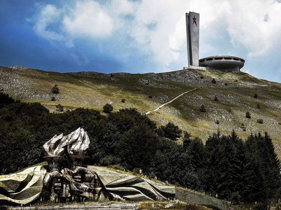 the-enormous-ufo-like-spiritual-home-of-the-bulgarian-communist-party-stands-on-a-peak-in-buzludzha-a-mountainous-part-of-the-country