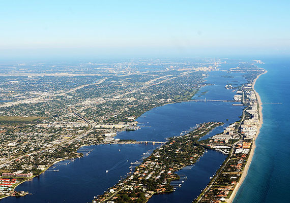 A 2014 aerial picture of Lantana and South Palm Beach (Credit: WPPilot)