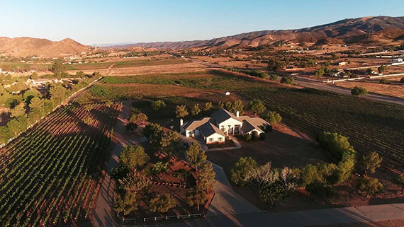 Agua Dulce winery at 9640 Sierra Highway