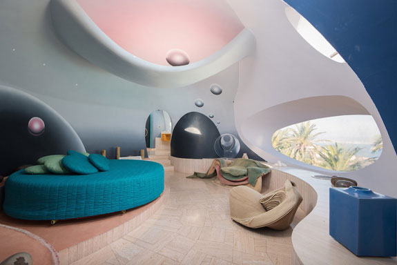 one-of-10-suites-designed-by-contemporary-too-where-theres-a-round-bed-and-circular-window