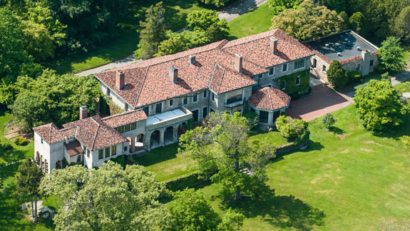 the-original-home-the-villa-juliette-has-stone-walls-and-a-tile-roof-the-family-of-william-ziegler-acquired-it-in-1902-according-to-the-listing