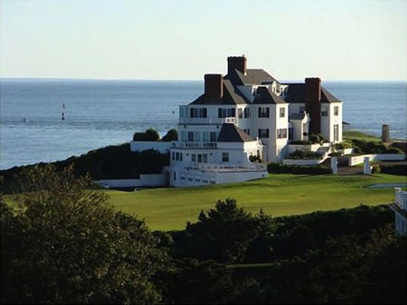 watch-hill-rhode-island-in-2013-swift-bought-an-11000-square-foot-rhode-island-mansion-for-1775-million-and-she-reportedly-paid-for-it-in-cash