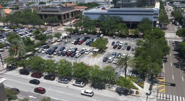 HRI Properties submitted the winning bid for this vacant lot next to Tampa City Hall. (Credit: Tampa Bay Times)