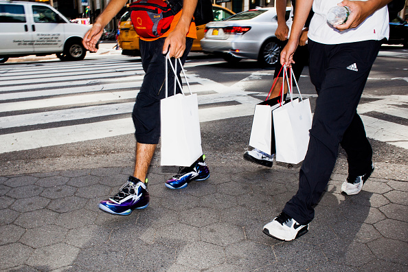 Shoppers in New York City (credit: Getty Images)