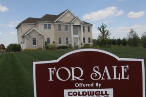 Home for sale at a Toll Brothers development in Hawthorn Woods, IL (Credit: Getty Images)