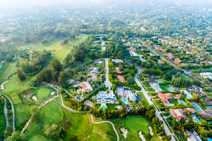 Aerial view of Beverly Hills (credit: Getty Images)
