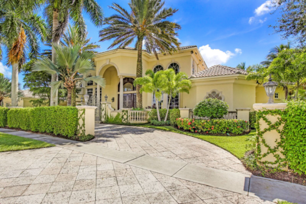 Platinum Luxury Auctions will auction this house in Boca Raton's Vintage Oaks community today.
