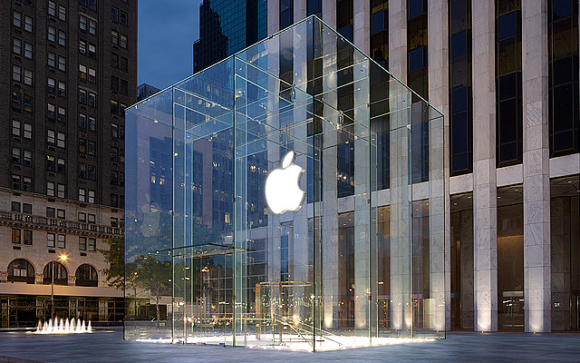 Apple's store outside the General Motors Building