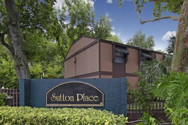 Sutton Place apartments in Daytona Beach