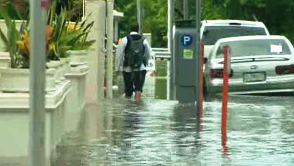High-tide flooding in Miami Beach (Source: CBS)