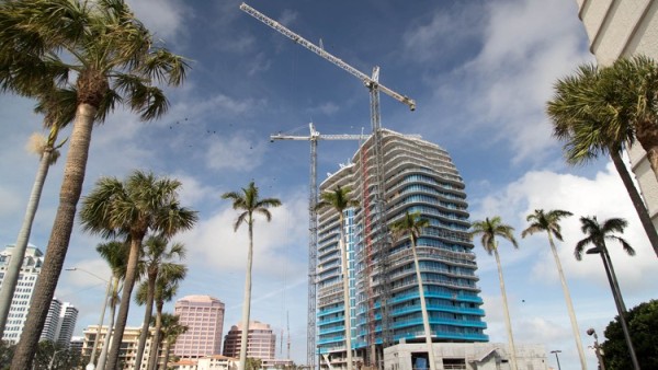 The Bristol condominium under construction in West Palm Beach (Credit: Allen Eyestone / The Palm Beach Post)