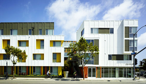 The affordable Pico Housing complex at 2802 Pico Boulevard (Credit: Moore Ruble Yudell)