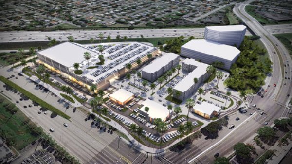The Cypress Pointe shopping center in the Cypress Creek area of Fort Lauderdale (Credit: Gadinsky Real Estate LLC)