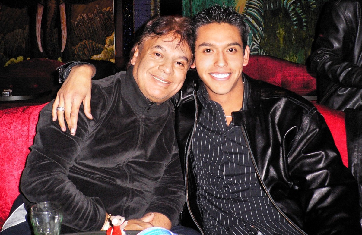 Juan Gabriel and his son Ivan Aguilera (Credit: People en Espanol)