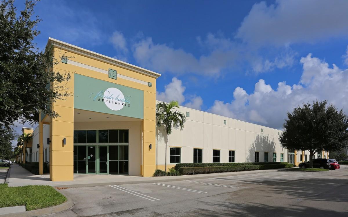 580 NW University Blvd. in Port St. Lucie