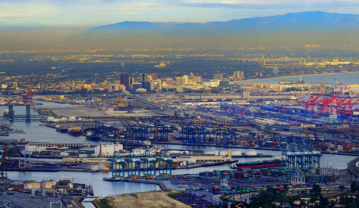 The ports of Los Angeles and Long Beach from Palos Verdes (Credit: Wikimedia Commons)