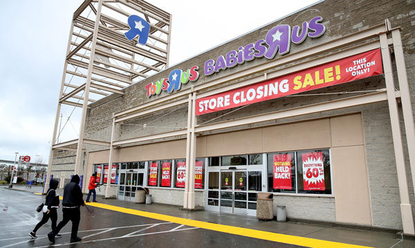 A Toys “R” Us closes in Emeryville, California.