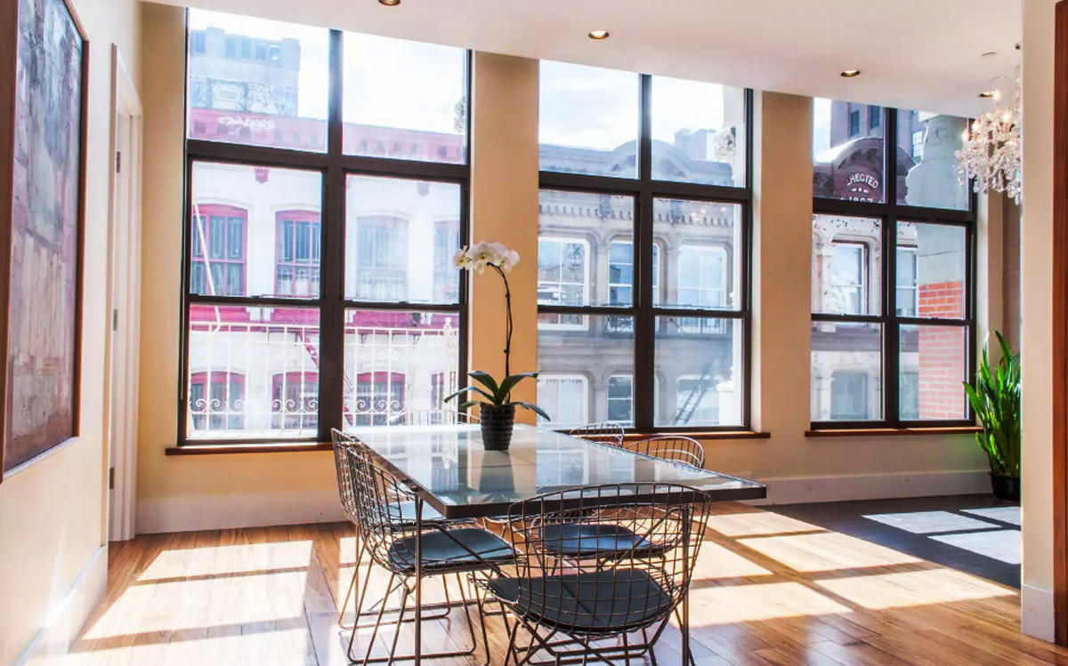 Interior of Airbnb rental in TriBeCa (Credit: Airbnb)