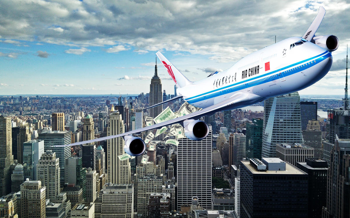 A chinese airline fleeing New York City (Credit: InternChina and Pixabay)
