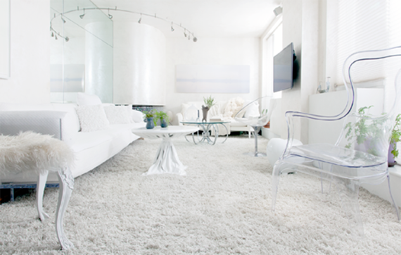 Myriad textures — like sheepskin and acrylic — within a white palette create a serene yet welcoming feel (Photo: Marc Scrivo)