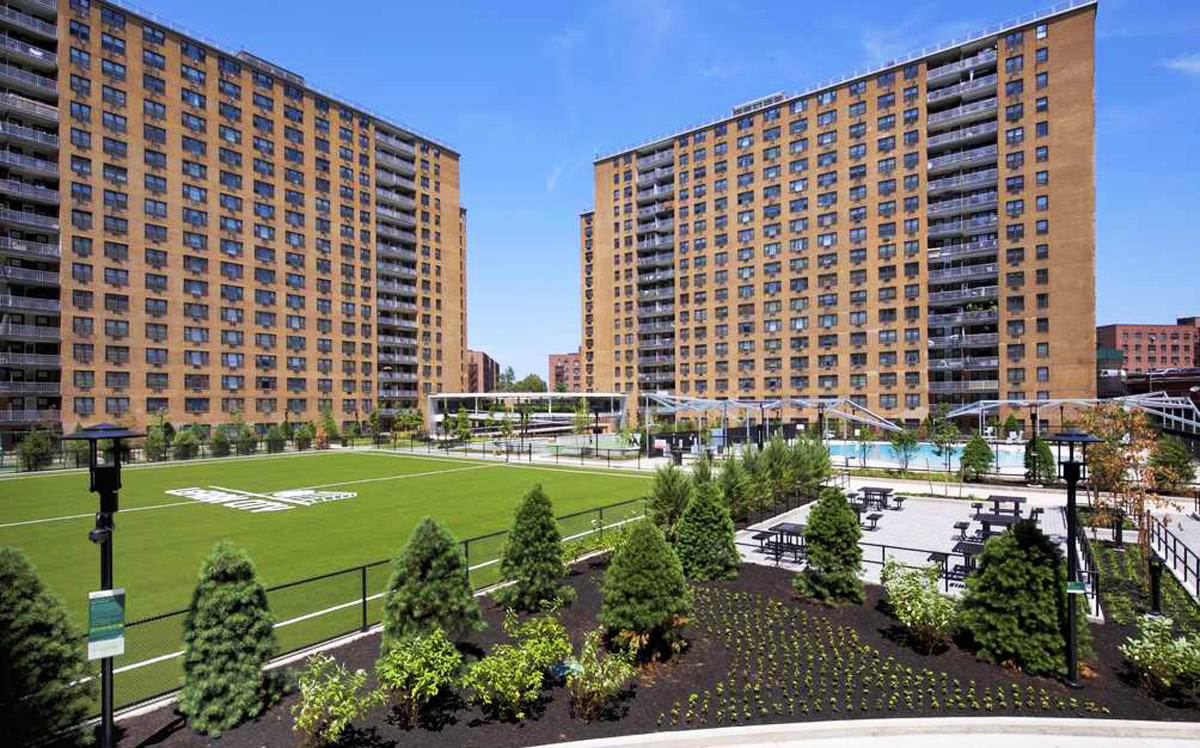 LeFrak City apartments in Queens (Credit: LeFrak Organization)