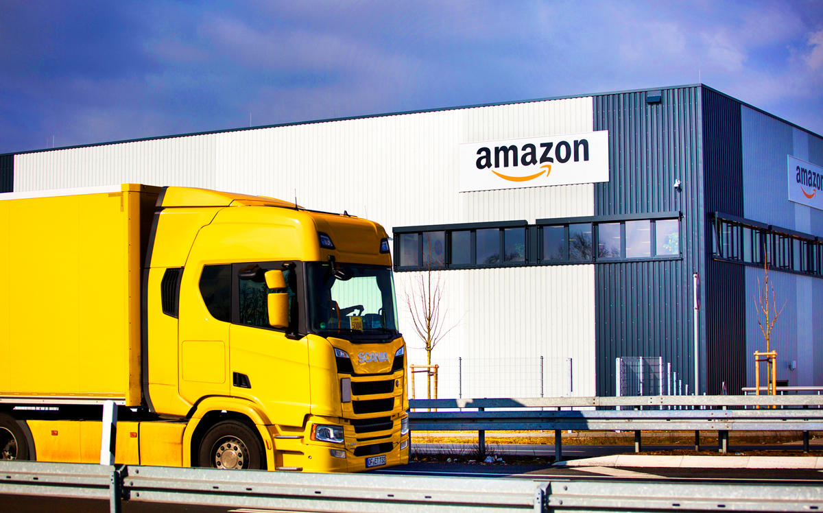 An Amazon distribution center (Credit: iStock)