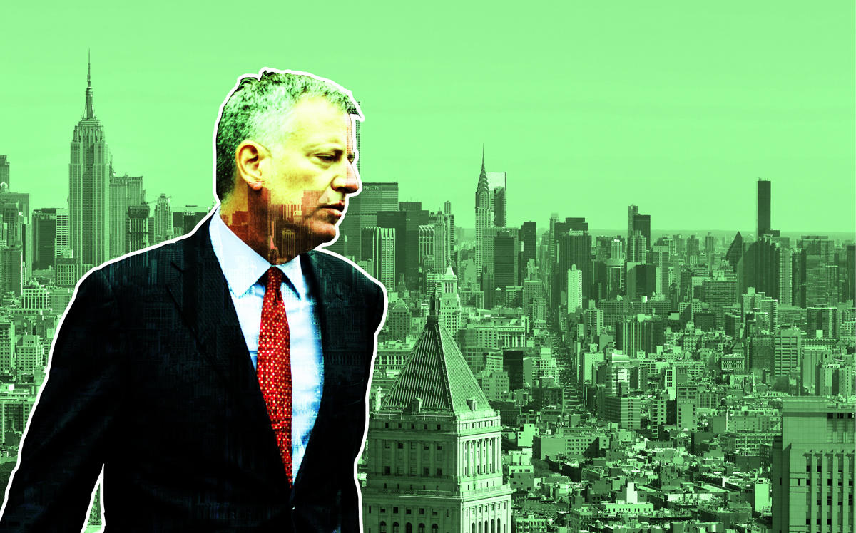 Mayor Bill de Blasio and the Manhattan skyline (Credit: Getty Images)
