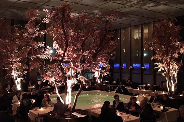 A view of the pool in the original Four Seasons Restaurant in the Seagram Building. The new iteration of the restaurant has a central sunken bar that could be seen as a subtle reference to the famous pool. (Credit: Yelp)