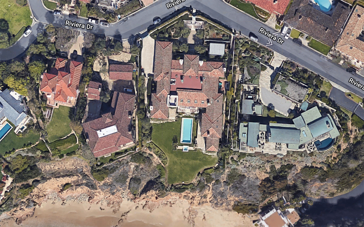 The Laguna Beach palazzo, center with pool in the foreground, faces the ocean. (Google Maps)