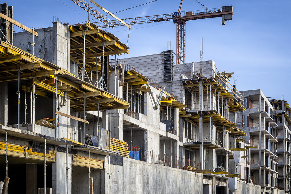 The city's suburbs are on pace to have most productive year for multifamily construction outside the city since at least 1996. (Credit: iStock)